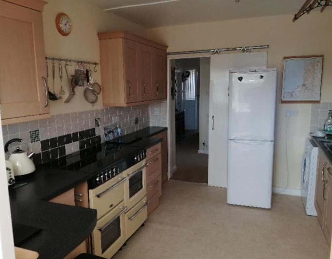 Curlews Cottage - House With 3 Bedrooms And Garden - Walking Distance To The Beach Perranporth Buitenkant foto