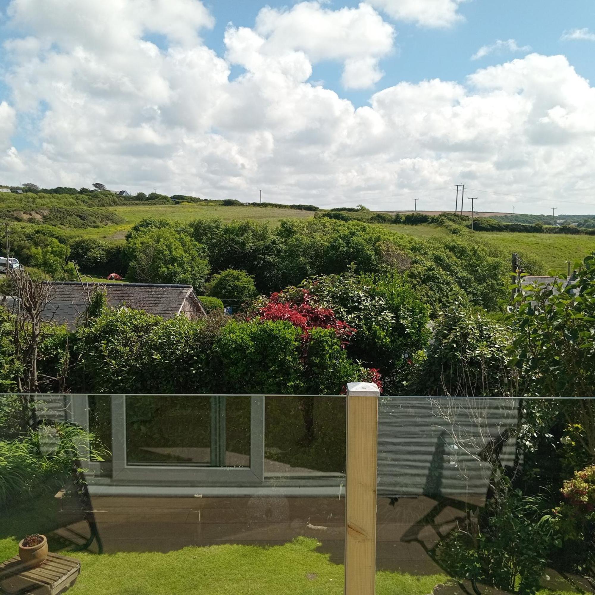 Curlews Cottage - House With 3 Bedrooms And Garden - Walking Distance To The Beach Perranporth Buitenkant foto